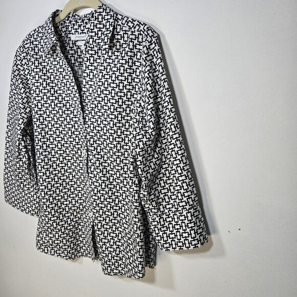 Foxcroft Women's Black And White Geometric Chain Design. Size Large - Picture 3 of 9